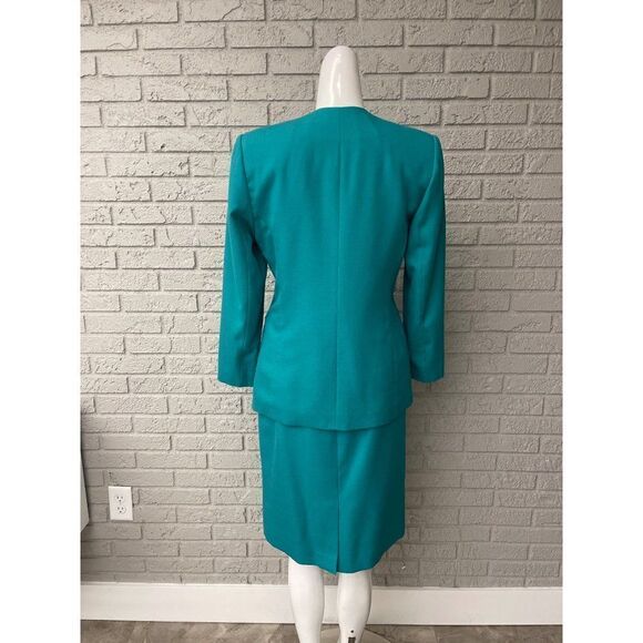 Le Suit Petite Teal Skirt Suit With Gold Tone Button 2 Pcs Set Size 8P - Picture 2 of 12
